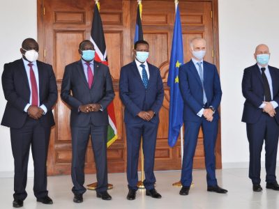 Photo R-L: Machakos County CEC Agriculture Hon. Urbanus Musyoka, Deputy Governor H.E Eng. Francis Maliti, Governor Dr. Alfred Mutua, EU in Kenya Ambassador H.E. Simon Mordue and Embassy of Denmark in Kenya Deputy Ambassador Mr. Henrik Larsen.