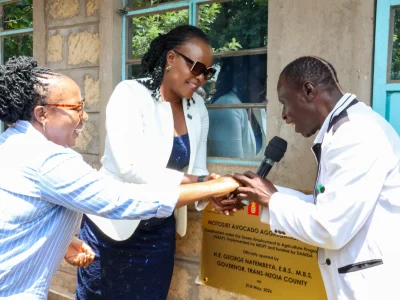CEO handover Motosiet Avocado Aggregation Center keys to the chairman